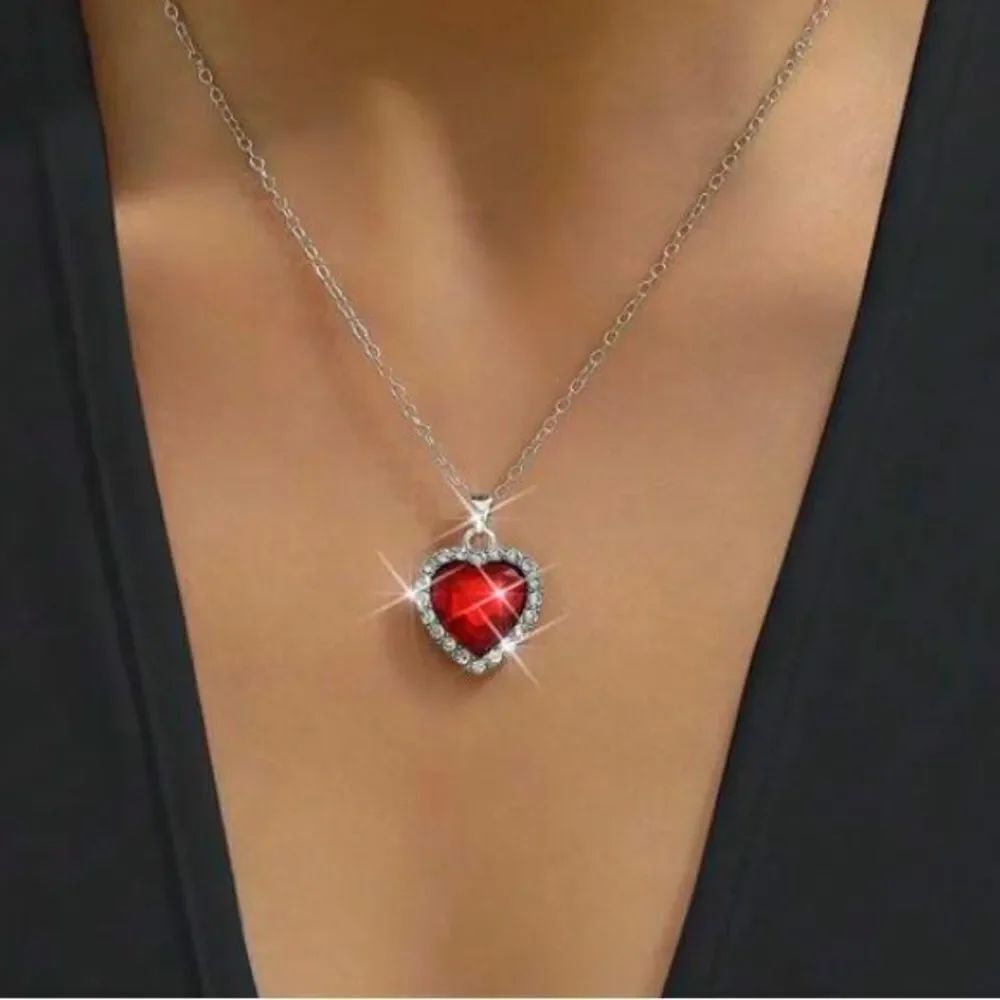 3for$20 Fashionable Heart Shape Pendant Necklace Suit For Women